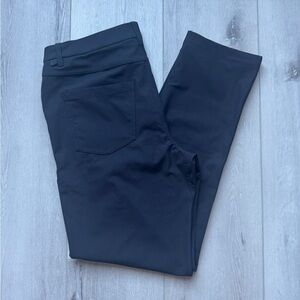 Lululemon Classic-Fit 5 Pocket Pant
Size 34